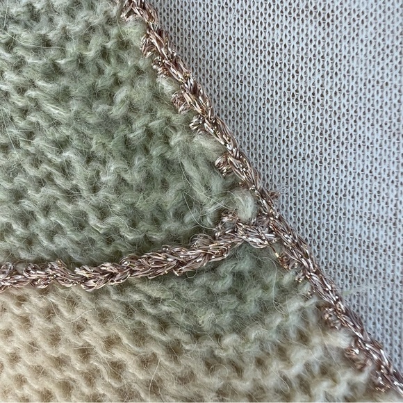 Anthropologie Theia V-Neck Sweater Size Large NWT Natural Stripe Metallic Accent - Picture 8 of 13